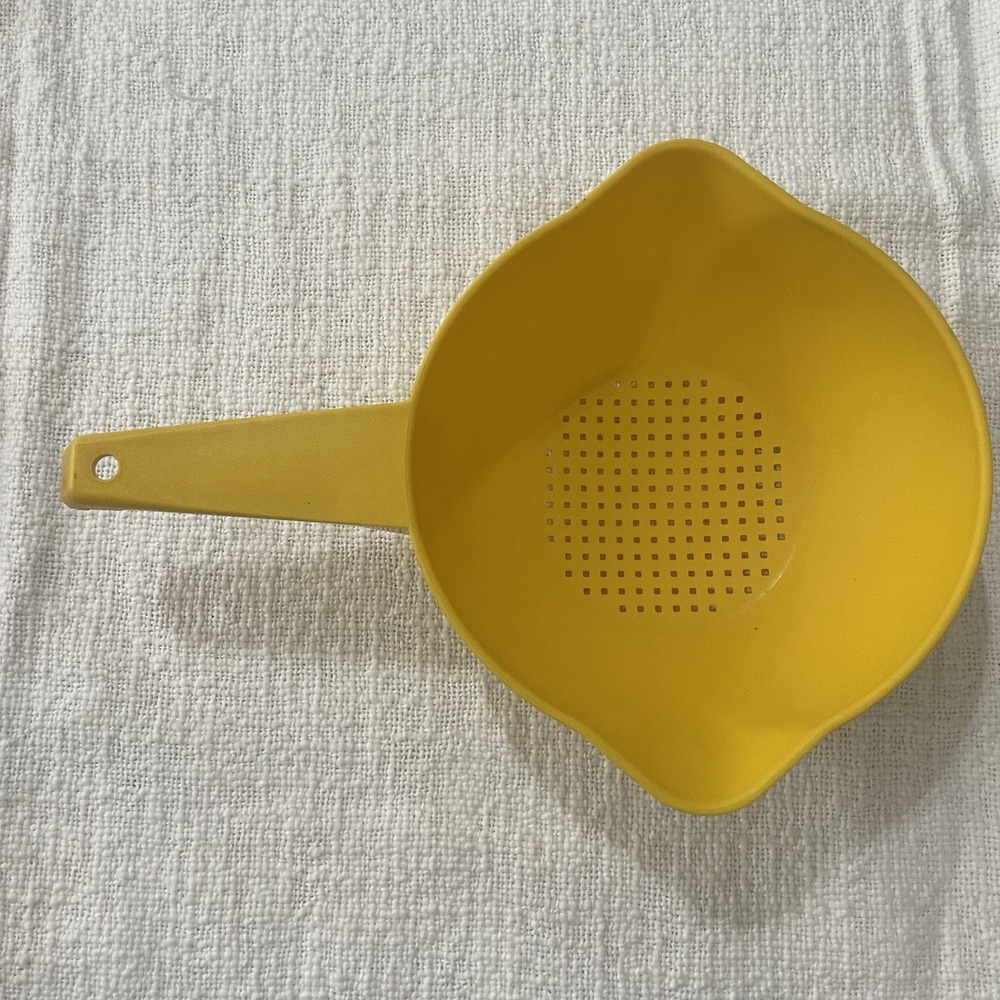 Vintage Tupperware Yellow Strainer Colander With Handle #1200-2 Quality